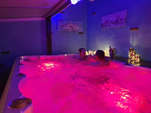 Gîte romantique Le Spa’Tio : Gite/Suite de charme avec Jacuzzi, Sauna, piscine privatifs proche Paris, Oise, Hauts-de-France