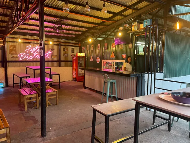 Fifth District Bar and Grill