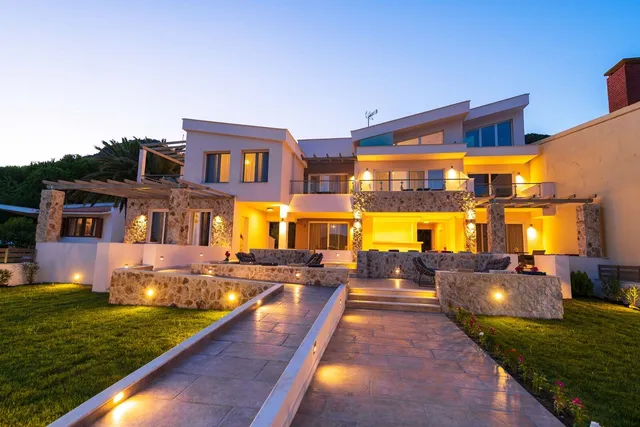 Steleni Seaside Apartments