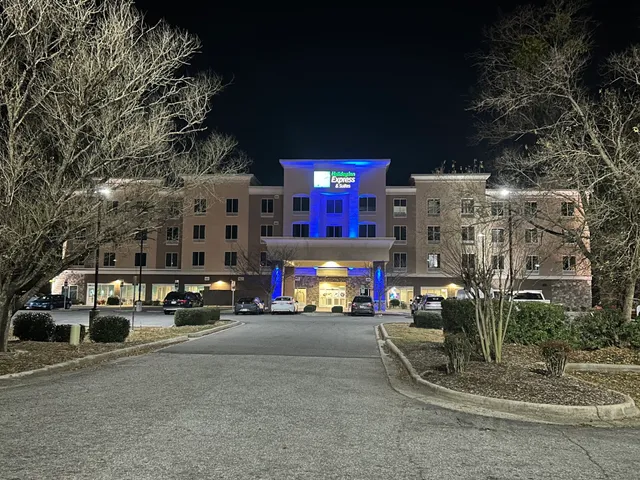 Holiday Inn Express & Suites Goldsboro - Base Area by IHG