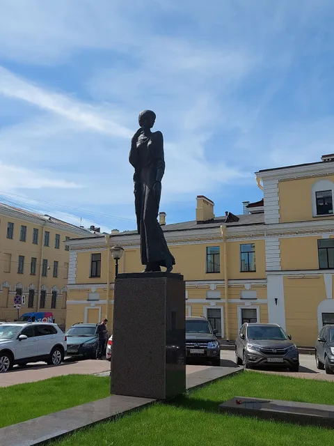 Monument to Anna Akhmatova