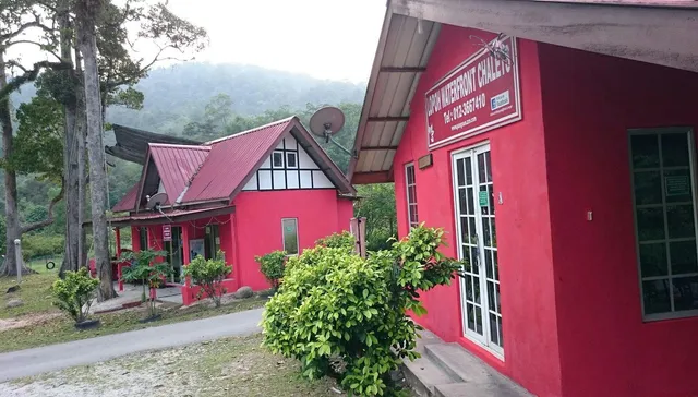 Lopoh Waterfront Chalets