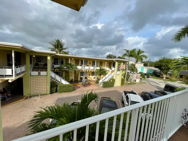 Capri Motel & Apartments