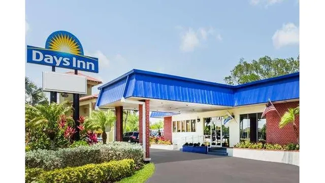 Days Inn by Wyndham Fort Myers Springs Resort