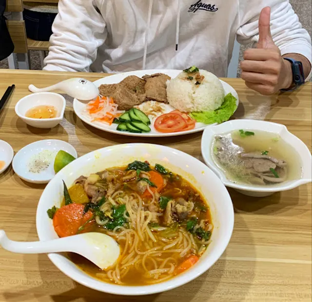 越錦食堂 Quán ăn Việt Nam