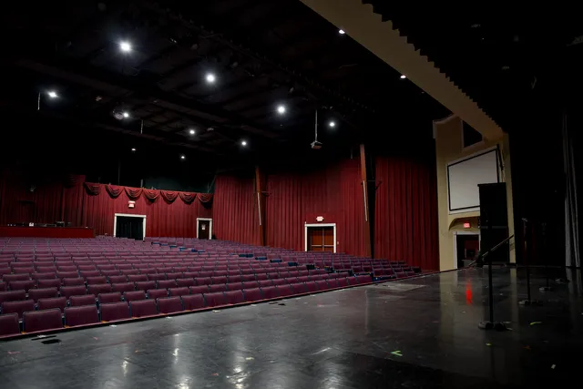 Hamners' Unbelievable Magic Show: Bird Magic, Illusions & Family Fun!