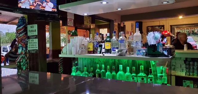 Colmado y Cafetín El Carrucho