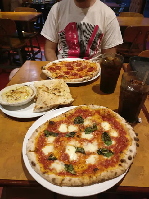 Smashing Tomato Italian Pizzeria by Fayette Mall