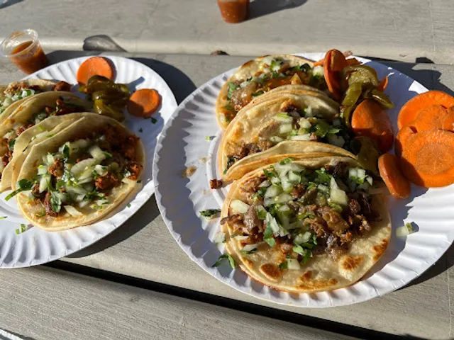 Los Cuates Taco Truck