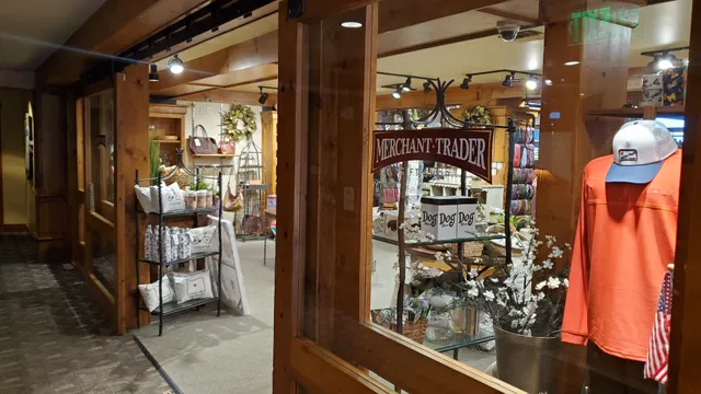 Sunriver Resort Merchant Trader Gift Shop