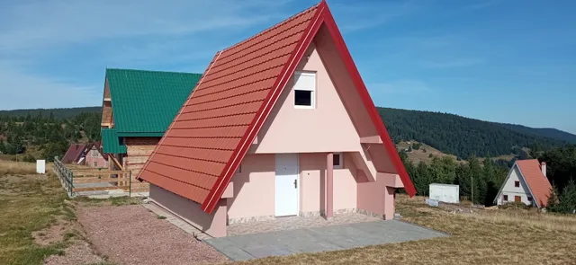 Vila Eva i Vuk Golija