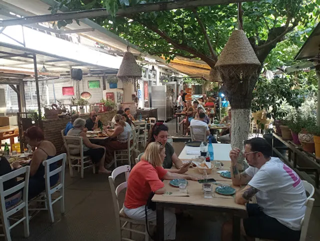 Καφέ Μεζεδοπωλείο Ο Πλάτανος