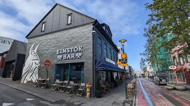 Einstök Bar