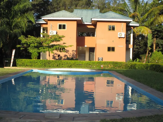 Fanaka Safaris Campsite & Lodges