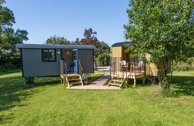 Conies farm "The Hut in the Orchard"