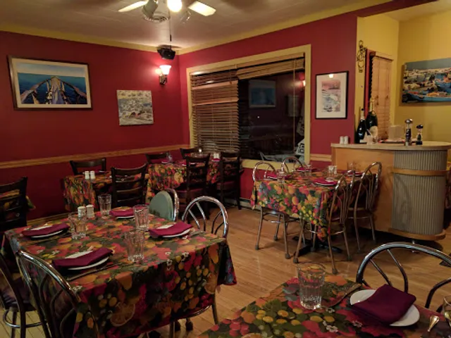 Casa Bianca Cafe & Deli