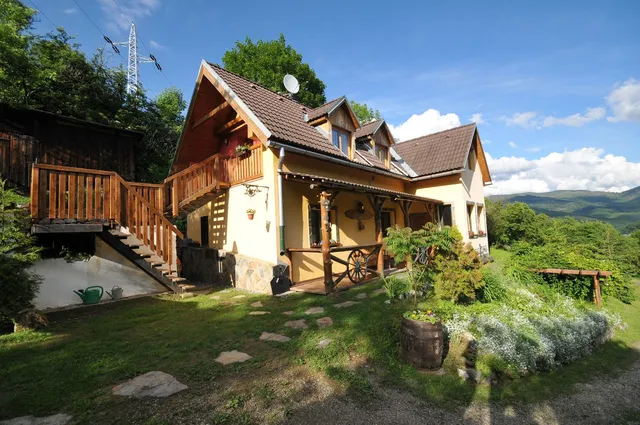 Chata na slnečnom kopci