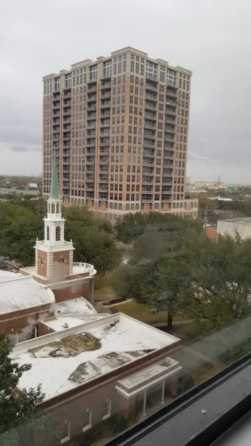 5000 Montrose at the Museum