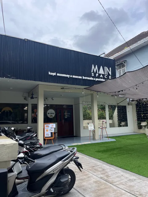 Main Space | Cafe dan Restoran Keluarga Medan