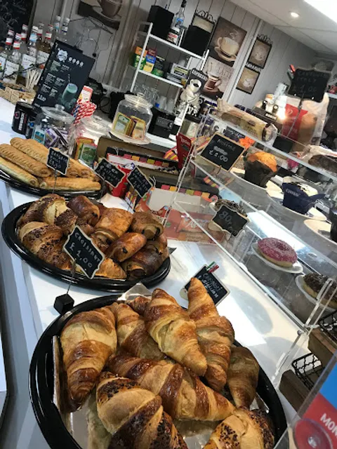 GINO'S CAFE (Woughton Leisure Centre)