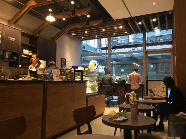 路易莎咖啡(松山站前門市)