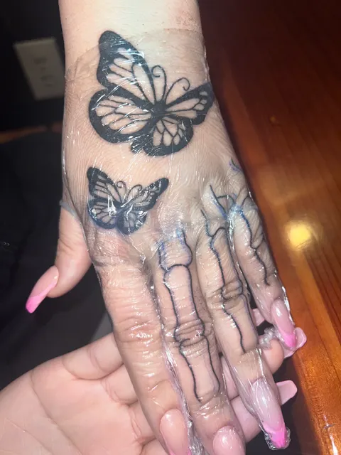 Everest Tattoo & Piercings