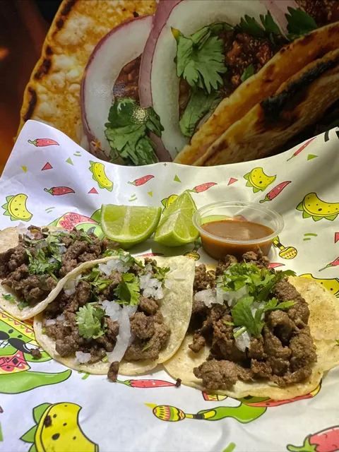 Manola tacos&burgers