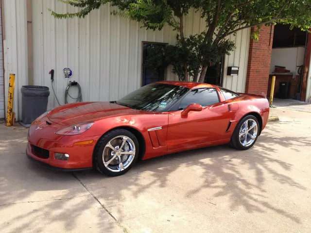 LEE'S PAINT & BODY Automotive Collision Repair, Antique & Classic Car Restorations Center