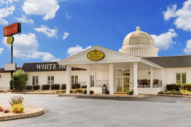 Ramada by Wyndham Richland Center