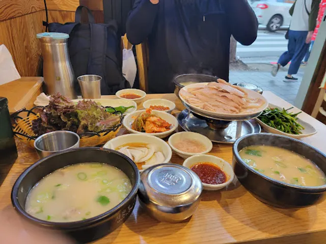 Ssangdung-e Dwaeji-gukbap, Daeyeon Branch