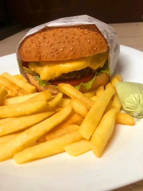 Hamburgueria Artesanal - UPS Hamburgueria Jota Gomes Ltda.