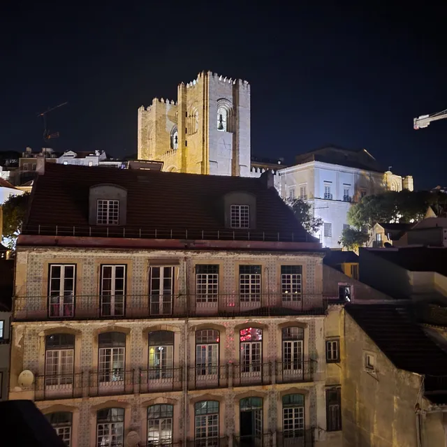 Bacalhoeiros 99 - Beautiful and bright Apartment @ Baixa, Chiado