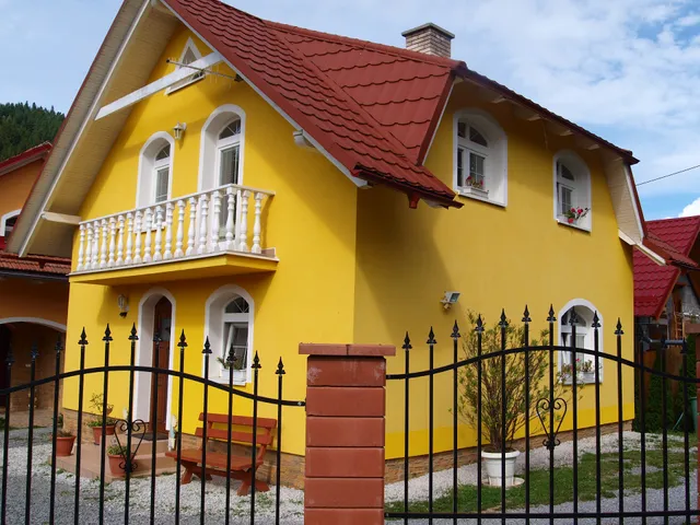 Litvákovci, Penzión Dominika