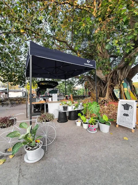 Is Island Sandwishes Shop.