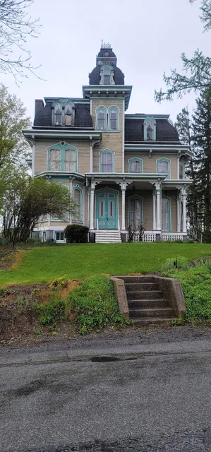 Ravenwood Manor Haunted Attraction & Hegarty Mansion