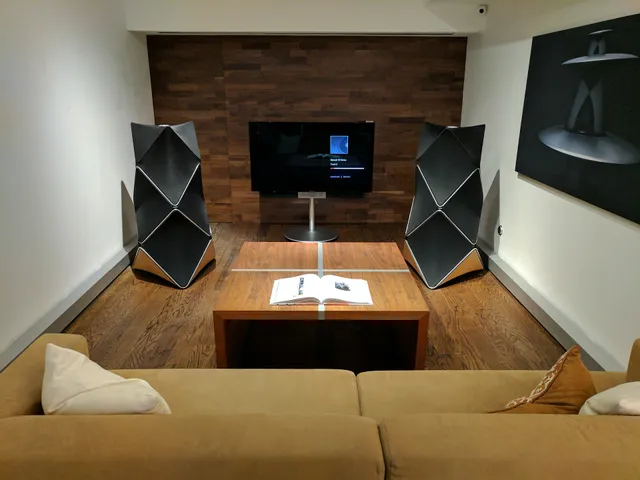 Bang & Olufsen