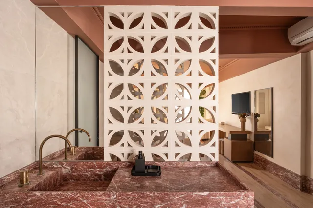 Kratisti-Igiso concept suites