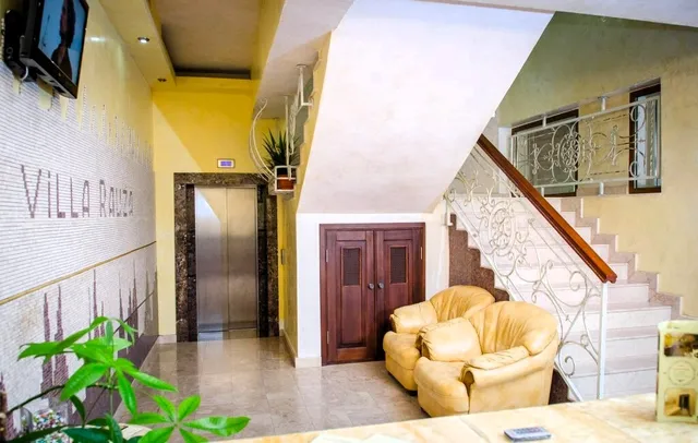 Otel' "Villa Rauza"