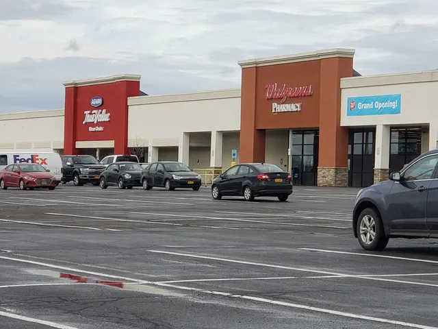 Cayuga Shopping Center