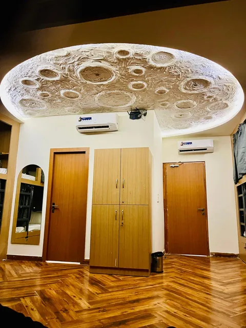 Joey's by the Ganges