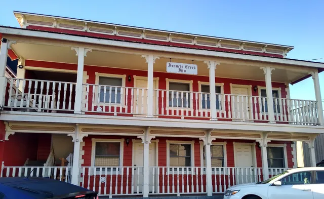 Francis Creek Inn