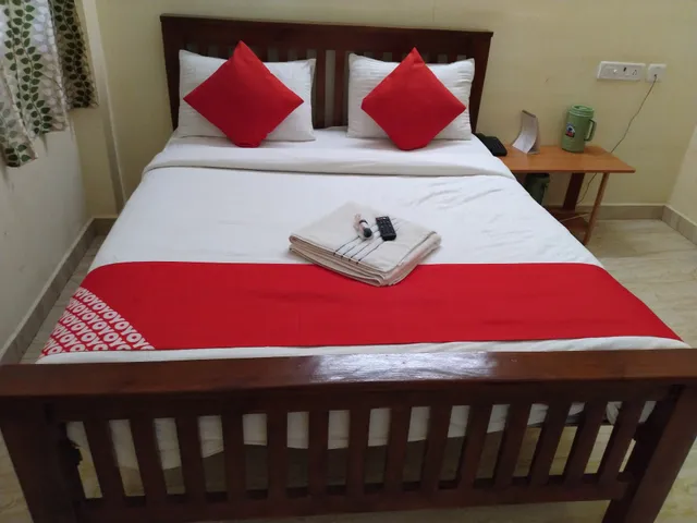 Vinayak Residency Porur Inn