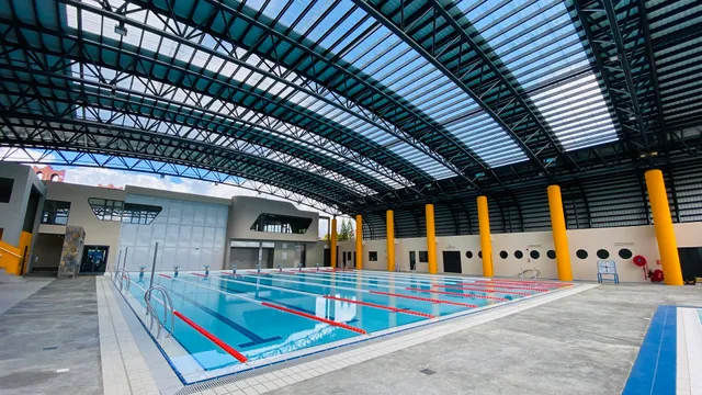 Emirates Airlines Swimming Pool