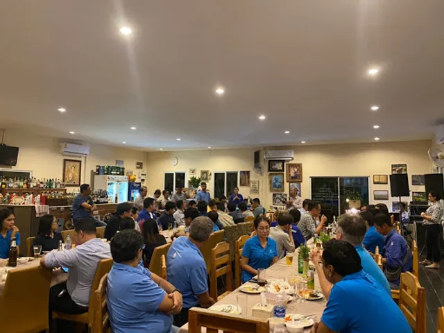 เรือนชมจันทร์ (Ruan Chomchan Seafood Restaurant)