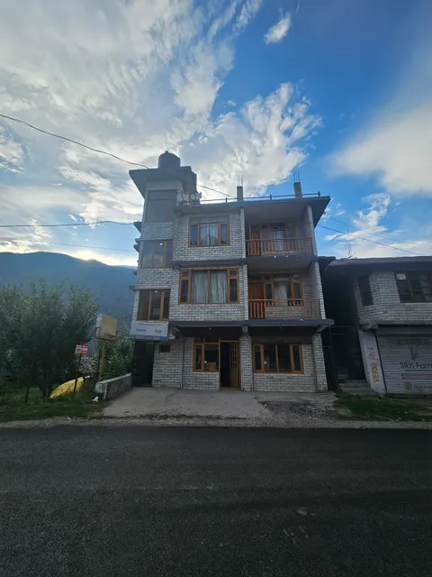 Sarthak Home Stay Khakhnal Manali