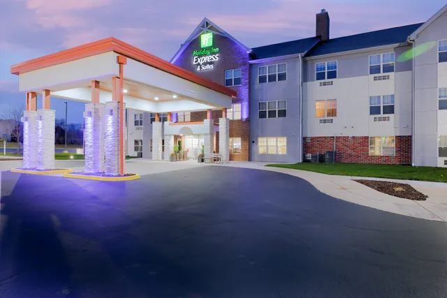 Holiday Inn Express & Suites Zion, an IHG Hotel