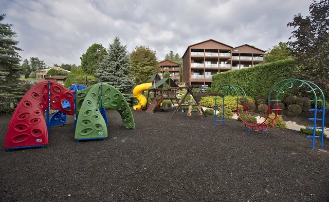 The Lodges at Cresthaven