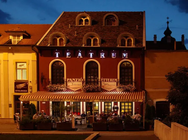 Teátrum Boutique Hotel és Étterem