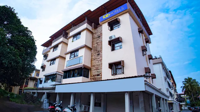 FabHotel Comfort Stays