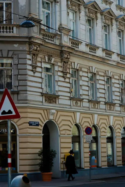 URBANAUTS STUDIOS Sylvette